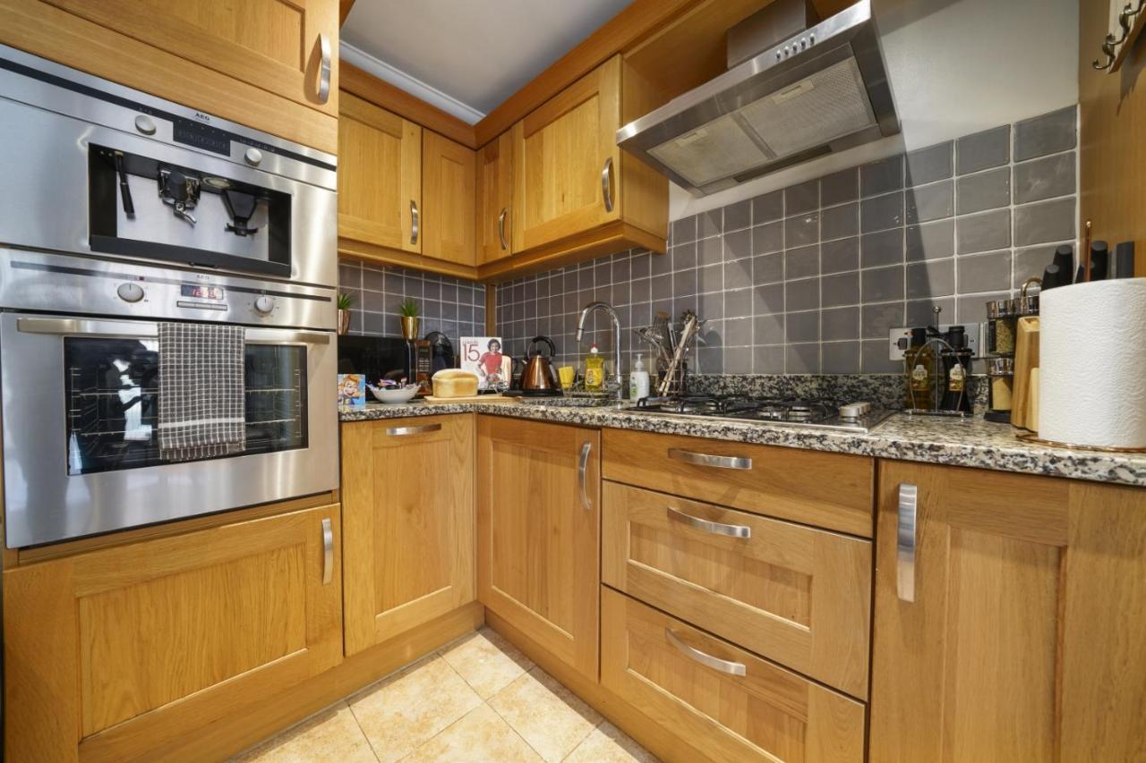 Super Funky Spire View Cottage - Free Gated Parking - Ultra Wifi Κάντεμπερι Εξωτερικό φωτογραφία
