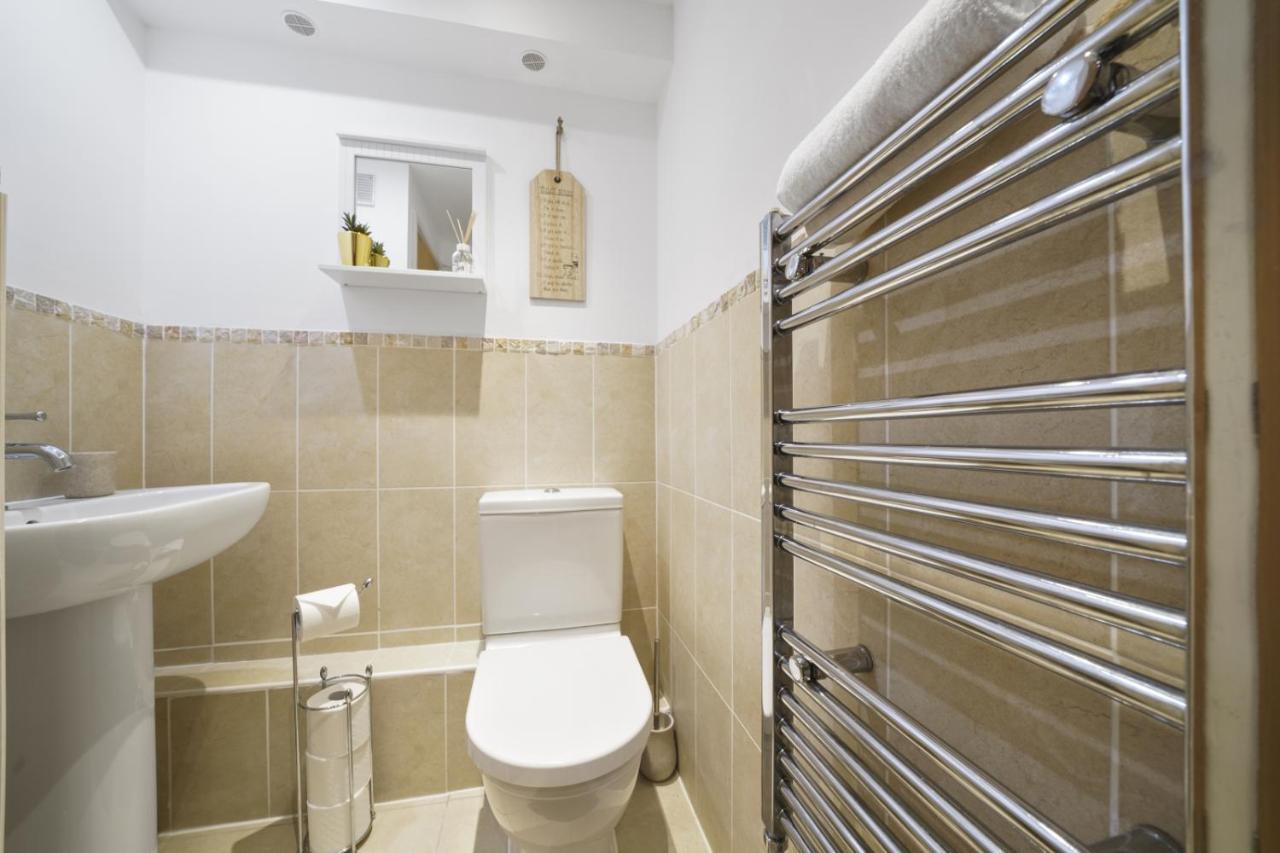 Super Funky Spire View Cottage - Free Gated Parking - Ultra Wifi Κάντεμπερι Εξωτερικό φωτογραφία